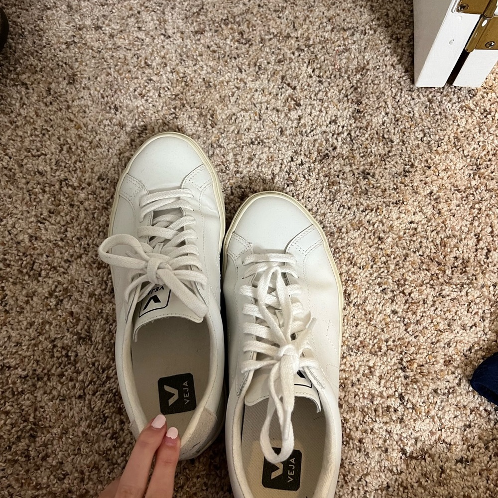 Veja Off-White Casual Sneakers